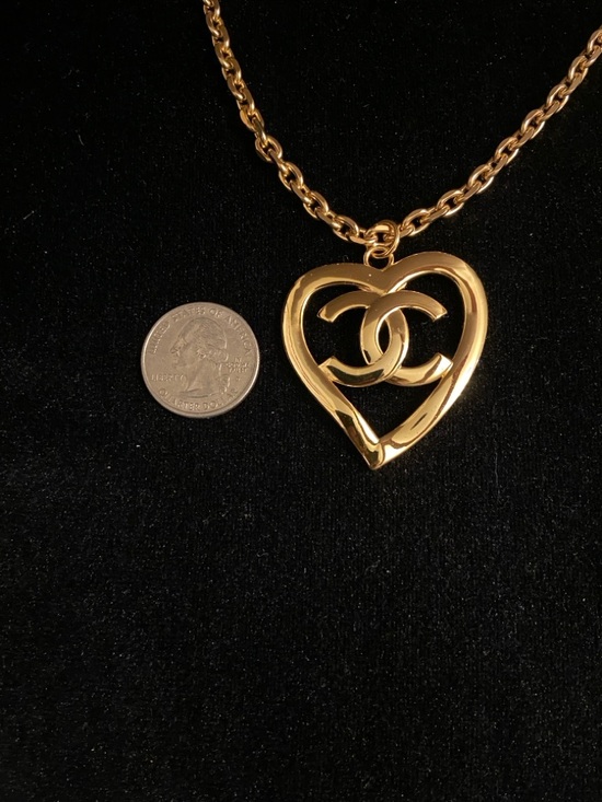 Chanel Gold Heart Logo Pendant Necklace - Picture 5 of 10